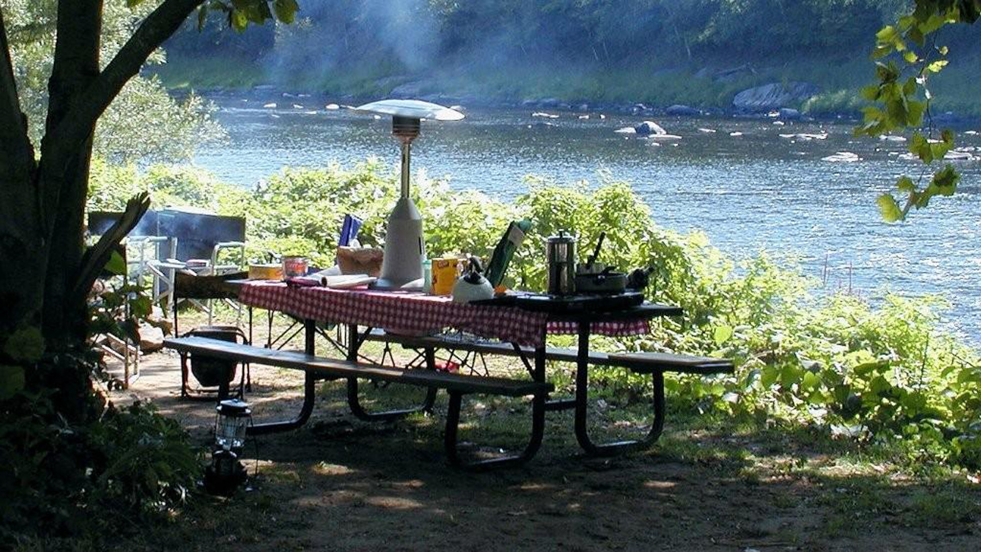 picnic table at a camp site along the Delaware River
