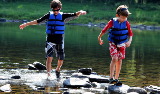 kids exploring Delaware River with mom Indian Head Canoeing Rafting Kayaking Tubing Delaware River